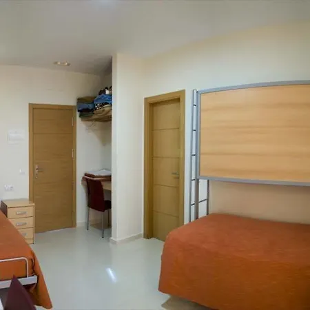 Inturjoven אכסניה