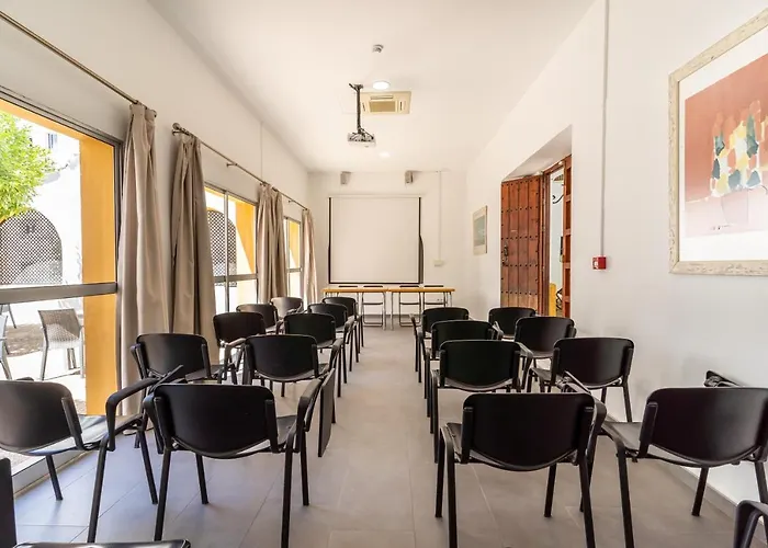 Inturjoven Hostel *